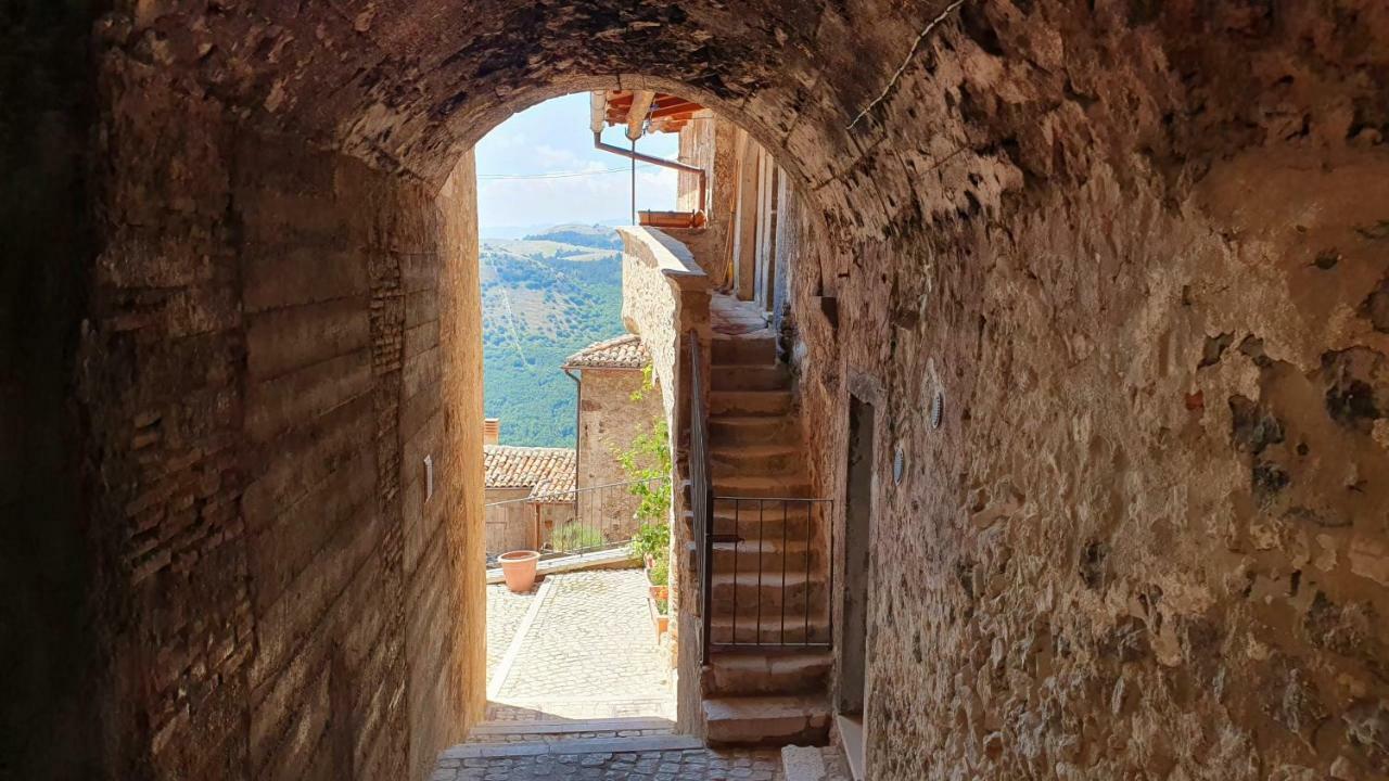 Ferienwohnung La Torretta Medicea Santo Stefano Di Sessanio Exterior foto